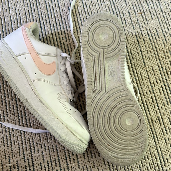 Women’s size 8 Nike Air Force 1 ‘07 Next Nature - Picture 7 of 8